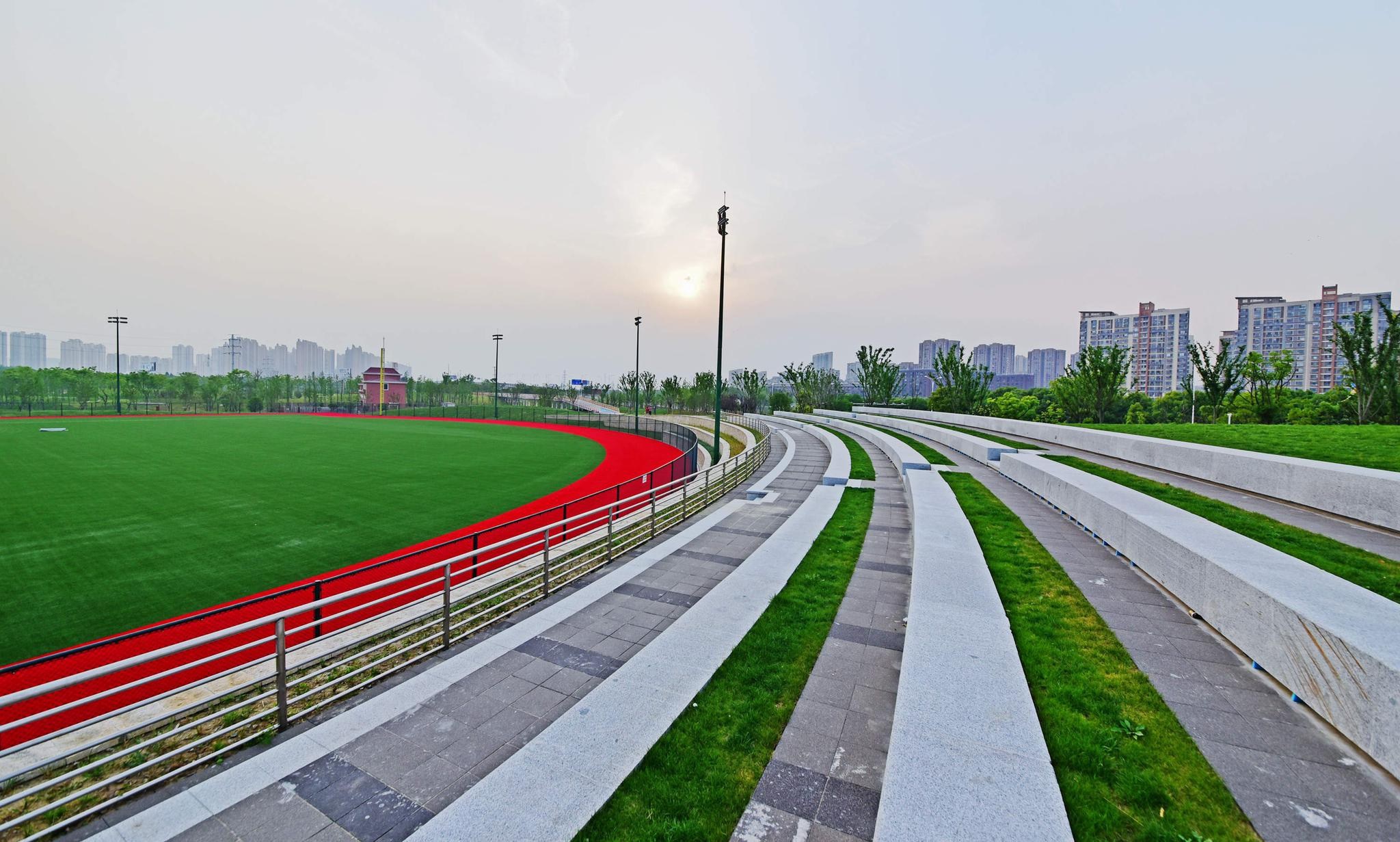 多地出台《全民健身实施计划(2021-2025年)》——公共服务体系全面提升 充分释放群众健身热情