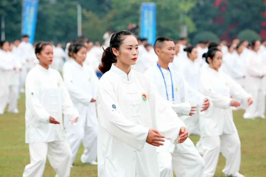 健身气功交流比赛大会亮点多